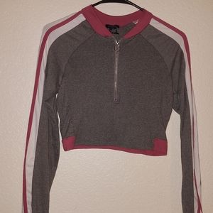 Long sleeve low crop top